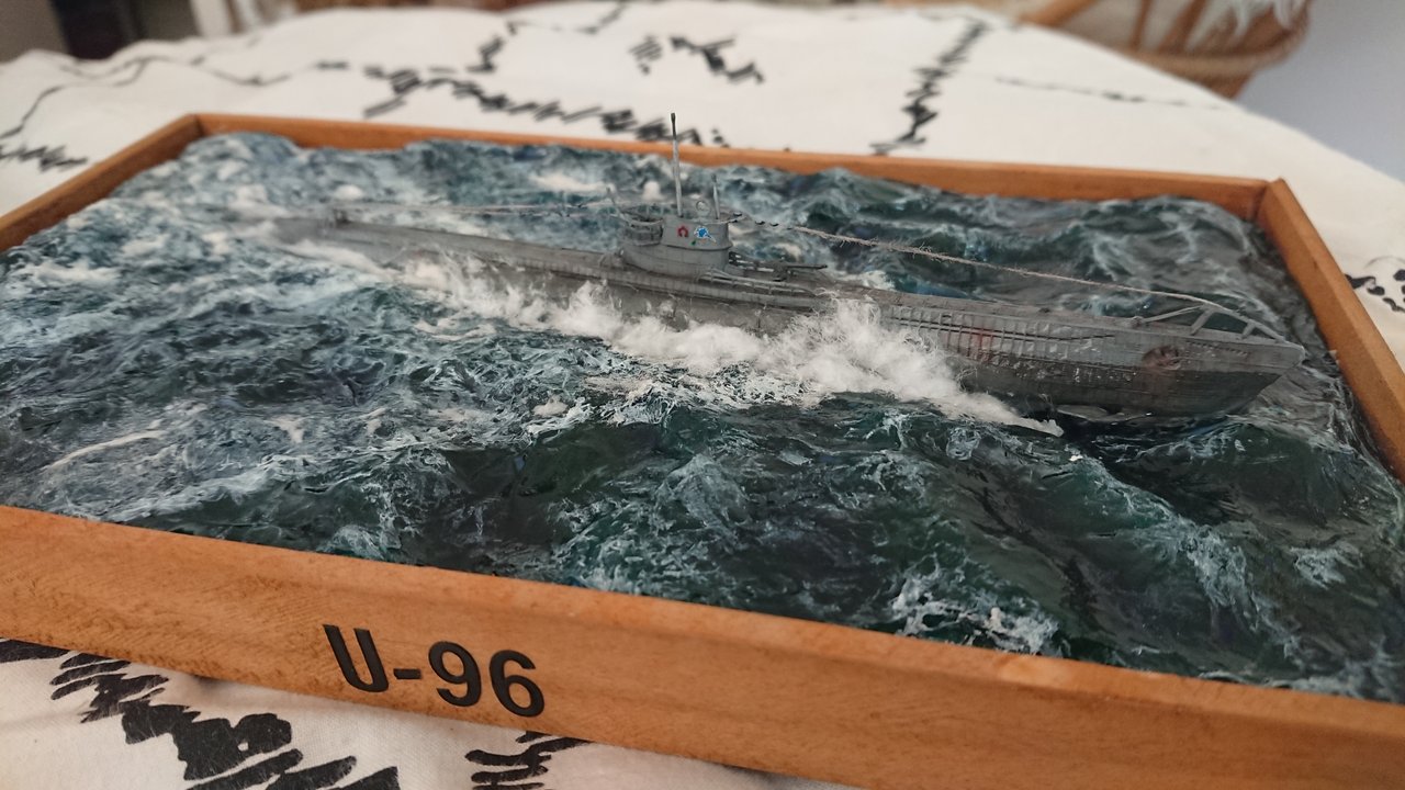 Dio : U-boot type VIIC - En surface dans la tempête [1/350°] de klako DSC-9855