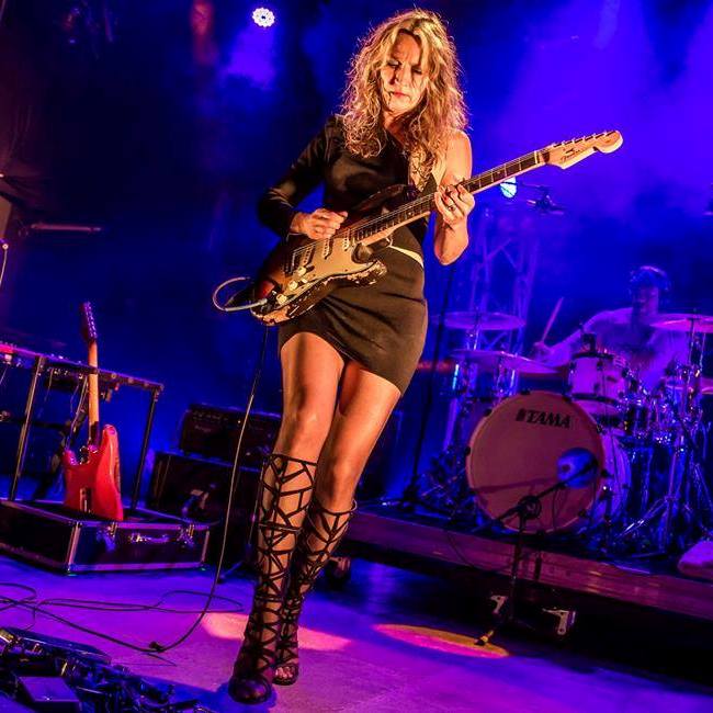 Ana Popovic-Colos-Saal Aschaffenburg2018-front