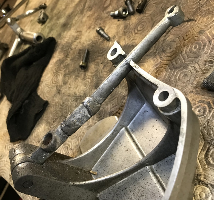 EB68CAD2-5A04-466A-9219-2303DAE027E8