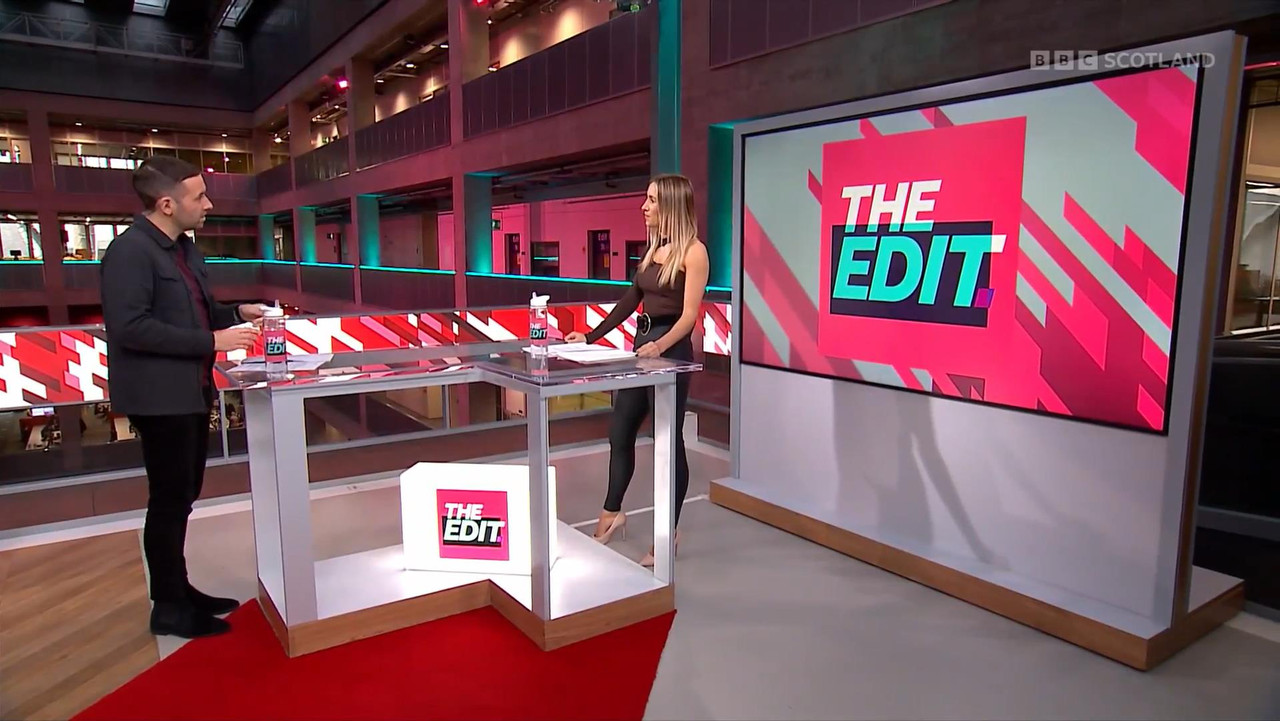 11.27 - 19.15.00 - The  Edit. Entertainment News And Chat With Amy Ir...-1.m4v_snapshot_15.41_[2021.