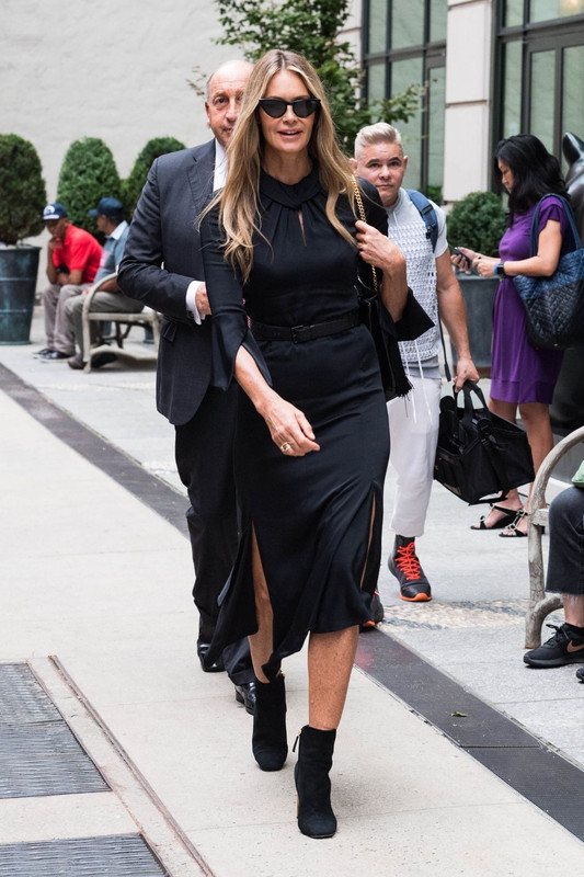 elle-macpherson-out-and-about-in-new-york-09-20-2018-7