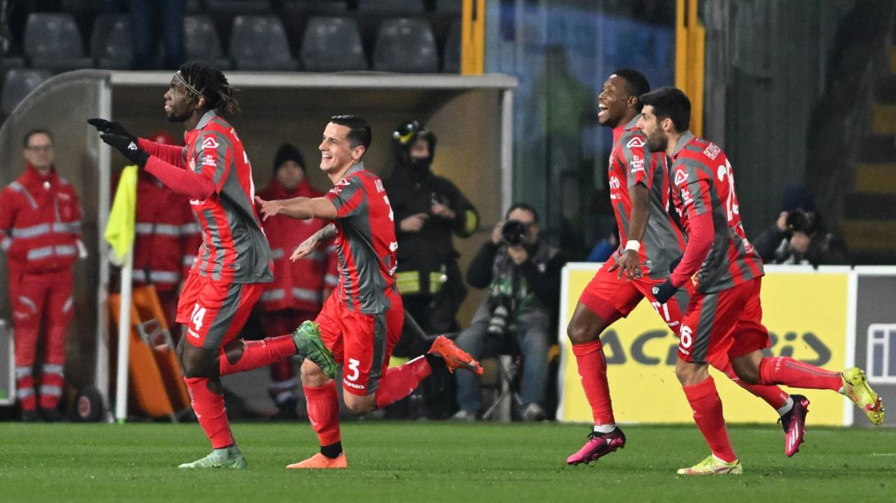 Nhận định, soi kèo Cremonese vs Genoa, 21h00 ngày 15/2 