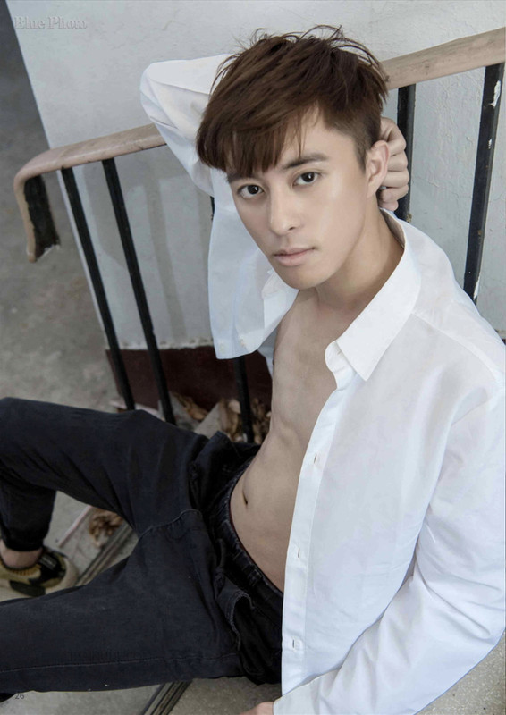 Blue Photo No.78 (Non-sex) - Em bot mới lớn và con cặc giả