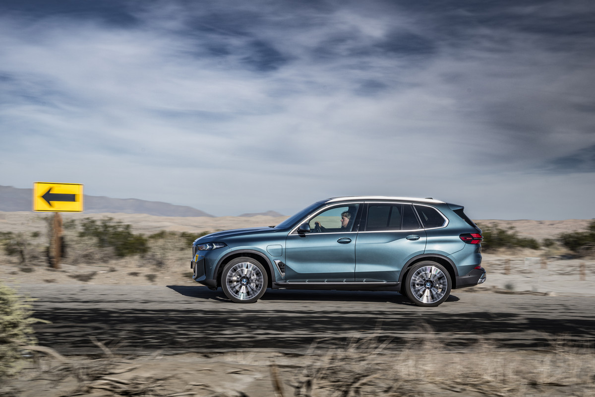 P90489784_highRes_the-new-bmw-x5-xdriv