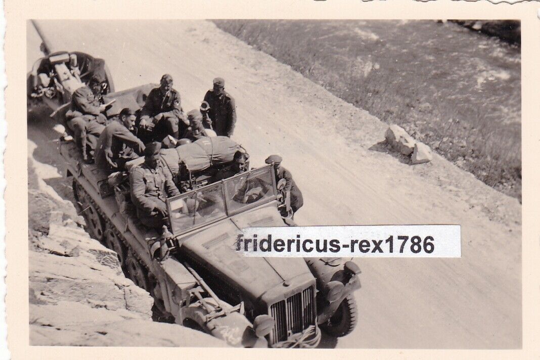 Foto 11. Panzer-Div Gespensterdiv. Vormarsch Panzer Jäger Pak Sd Kfz Wappen
