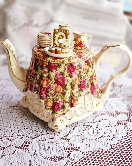 teapot-chintz.jpg