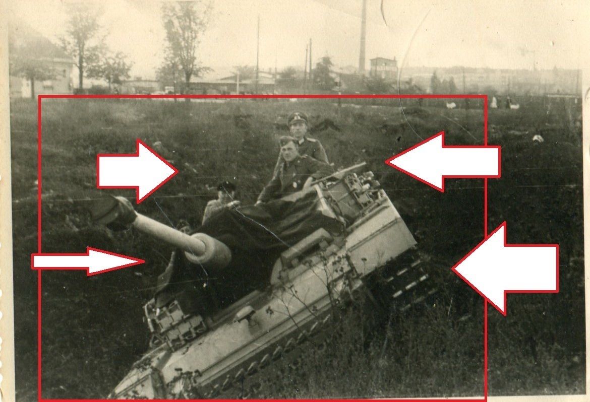 Foto WW II  Panzer Tank im Gelände