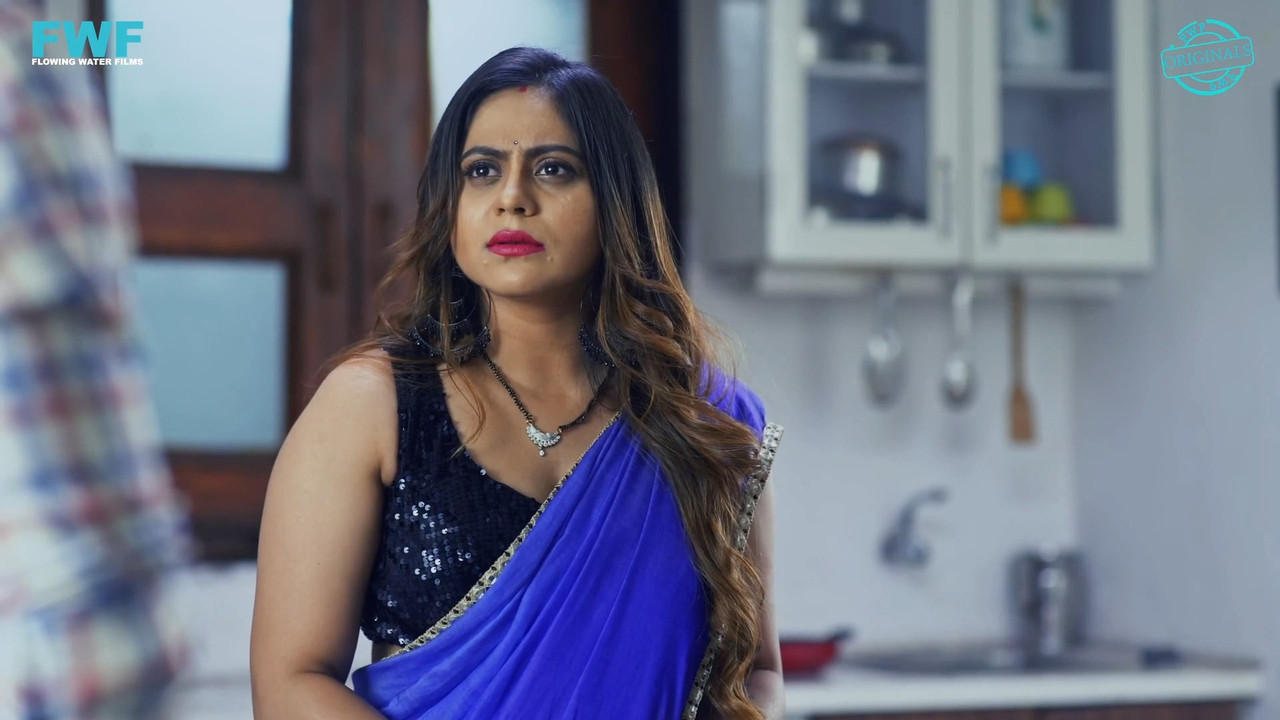 Dincy Vira Hot in saree.mkv_snapshot_00.54.262