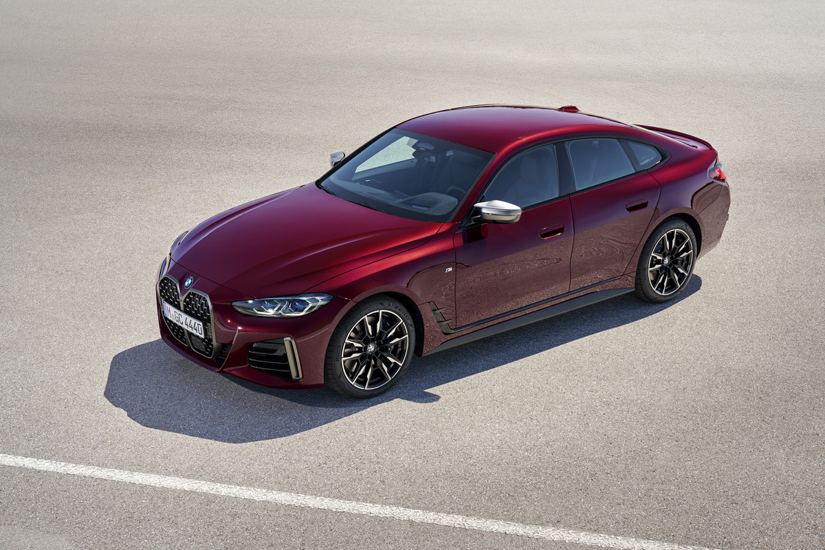 P90424653_highRes_the-all-new-bmw-m440