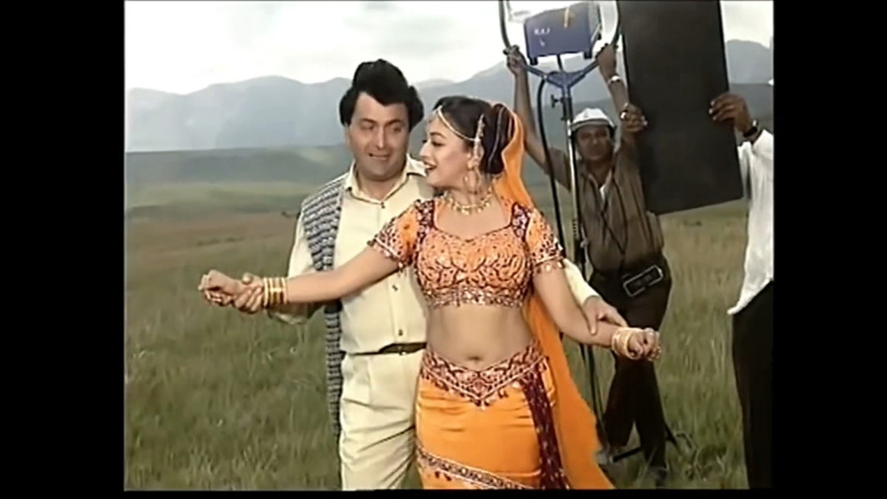 Madhuri Dixit Sexiest Navel.mkv_snapshot_00.55.657
