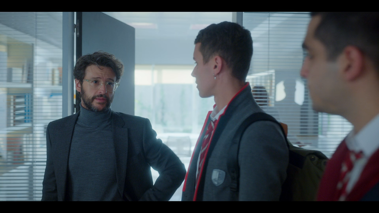 Elite.S04E01.Il.Nuovo.Ordine.iTALiAN.MULTi.1080p.WEB.x264-MeM.mkv_snapshot_43.50_[2021.06.18_16.31.0