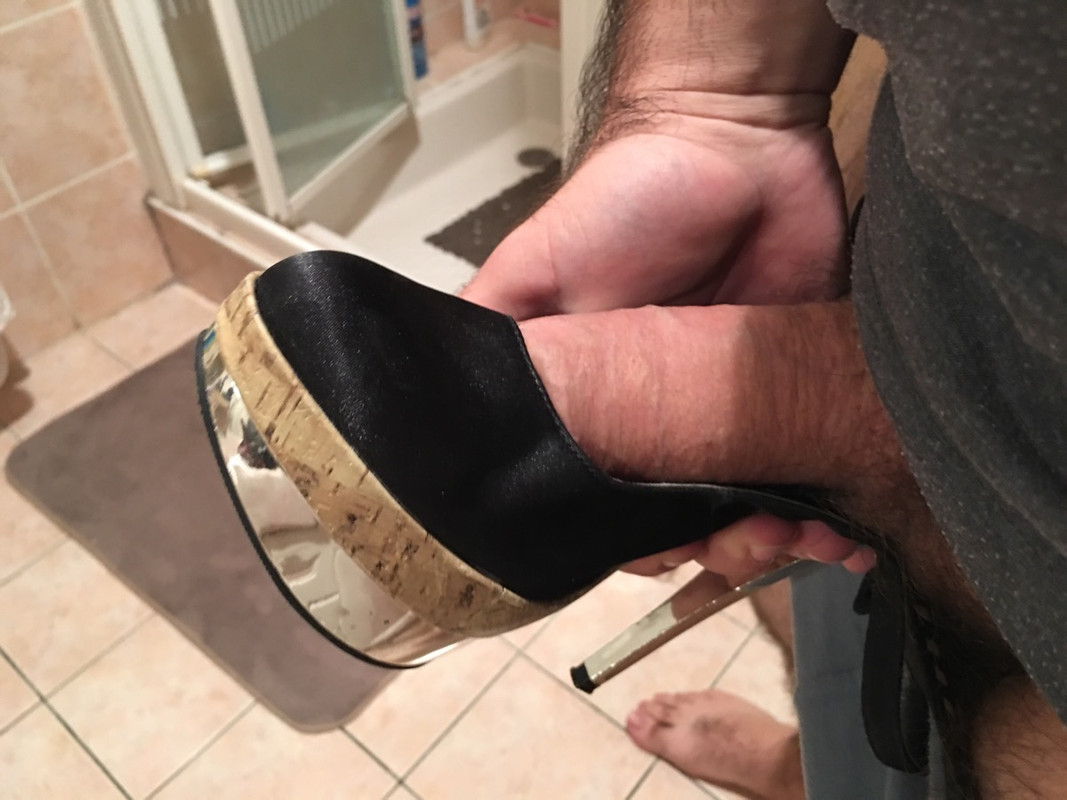 ^B11F03DD9203BB92B5592EE0F9EE5CB61C8F7174D5C3E810A3^pimgpsh_fullsize_distr