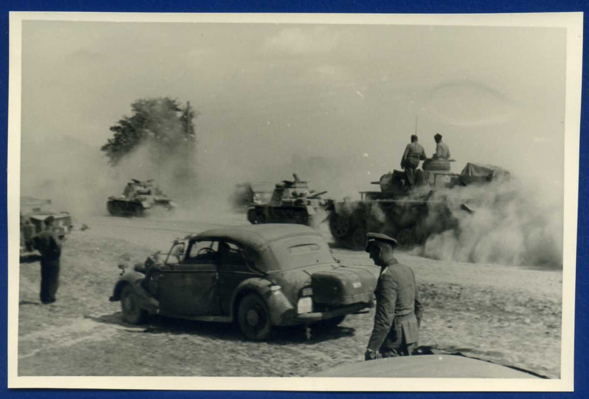 Ostfront Panzer rücken zum Angriff vor Panzer Di