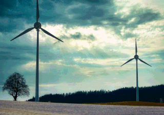 Deux éoliennes 