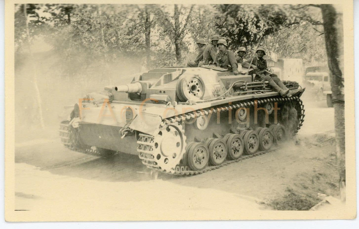 Sturmgeschütz Tank Panzer StuG Russland Foto