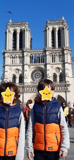 Torre Eiffel, Saint Chapelle, buscamos a Quasimodo :D - París y Eurodisney con los peques en 2022 (15)