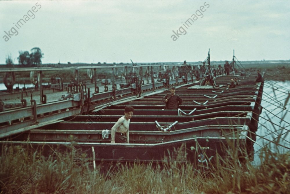 Pontonbrücke in der Ukraine, 1941