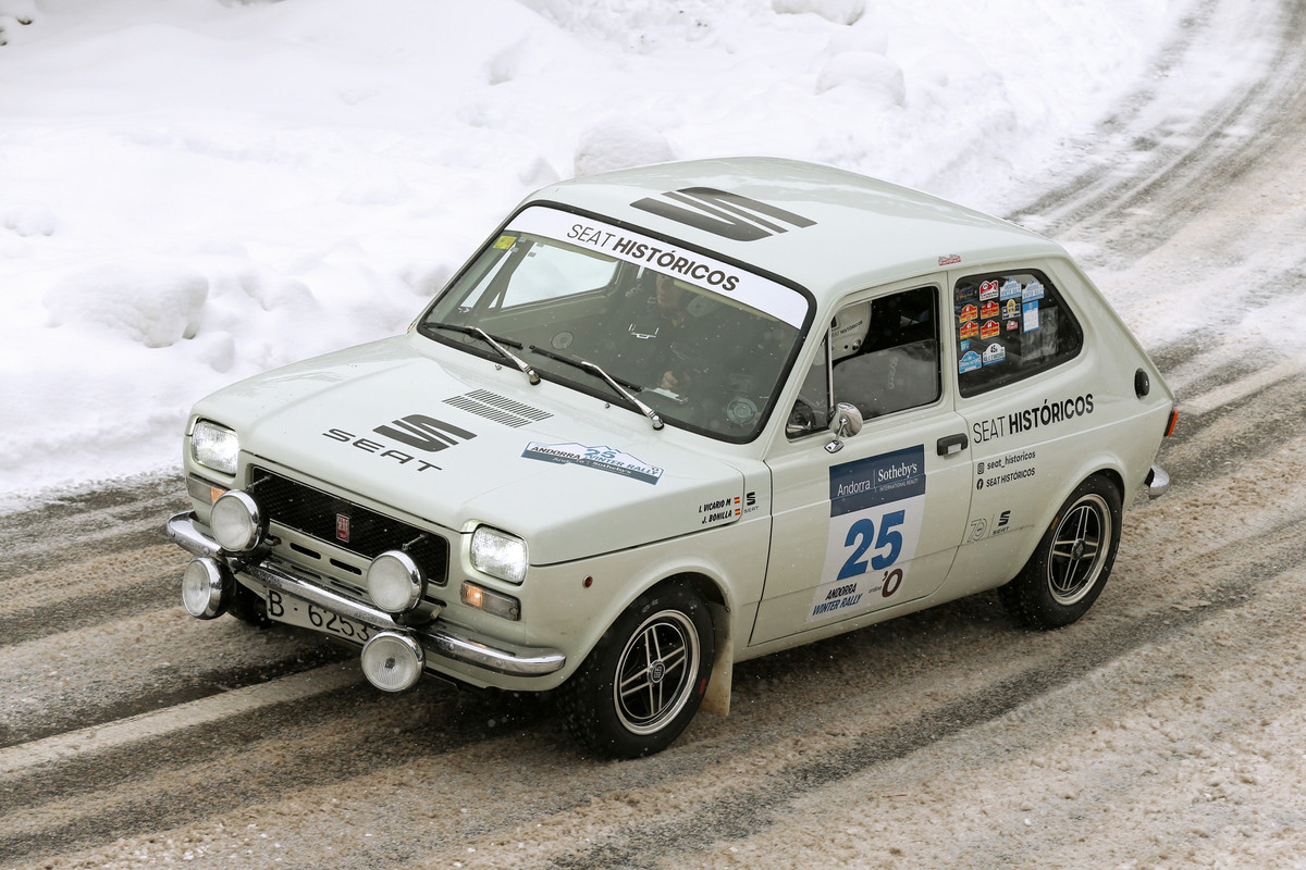 El-SEAT-1400-regresa-al-Rallye-Monte-Carlo_03_HQ