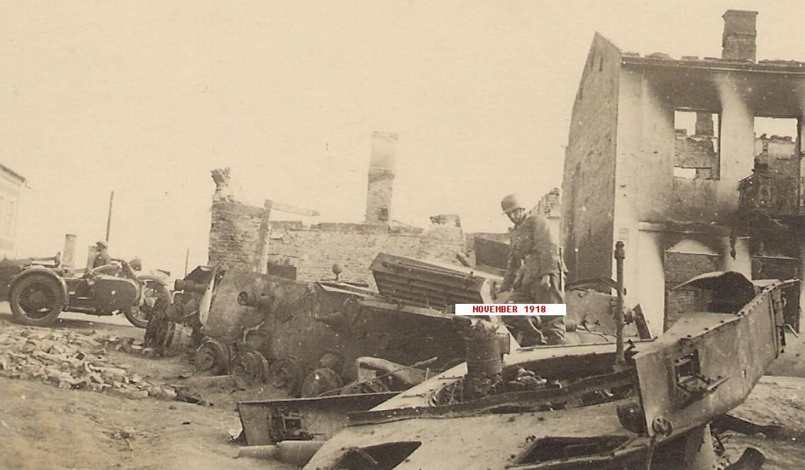 WH Soldat Krad zerstörter Dt Panzer III od VI Po