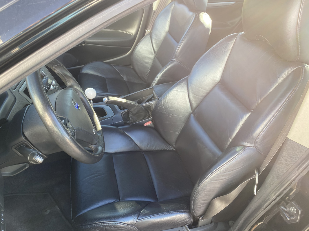 5B552251-A375-49C0-8CC4-333B12A5D7E5