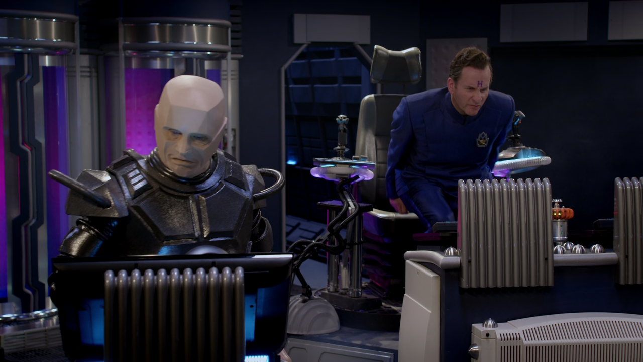 Red.Dwarf.S10E01.Trojan.1080p.DTS-HD.MA.5.1.AVC.REMUX-FraMeSToR[SS]16