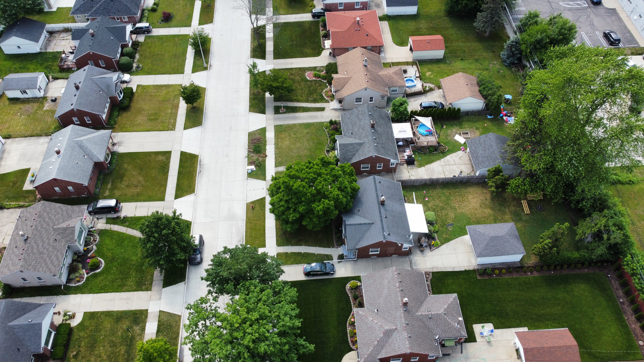 C14E2412-9261-4DA4-AD1D-0BB743BBDB74