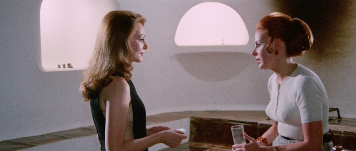 Le Foto Proibite Di Una Signora Per Bene (1970) BRRip.VOSE.mkv_snapshot_00.55.00.969