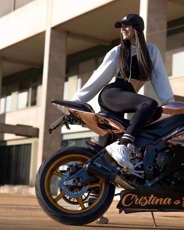 GG.bikergirls298A_PERSONALIZEDBIKE@cristinaavalosclari_rr