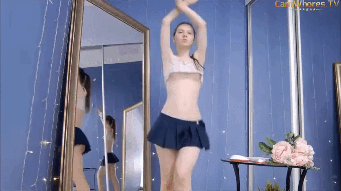vlc-record-2023-12-25-11h43m15s-Kriskras-nude-play-13366402-mp4.gif