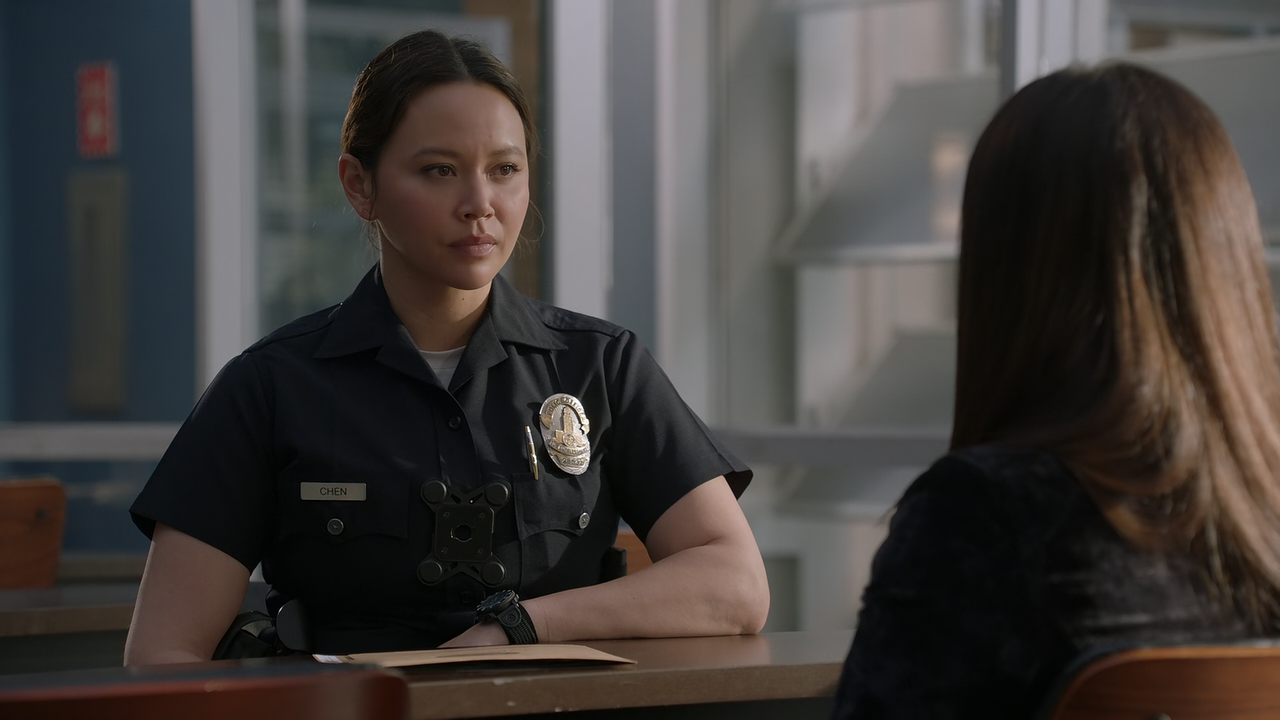 The.Rookie.S06E09.The.Squeeze.1080p.10bit.AMZN.WEB-DL.DDP5.1.HEVC-Vyndros.mkv_snapshot_24.05_[2024.0