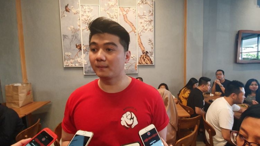 Chef Arnold saat Grand Opening Mangkok Ku di Tanjung Duren, Jakarta Barat, Sabtu (20/7/2019). Chef Arnold mendapatkan pujian dari Menteri BUMN Erick Thohir saat menyiapkan makanan KTT ASEAN 2023, Rabu (10/5/2023). (KOMPAS.com/Ihsanuddin)