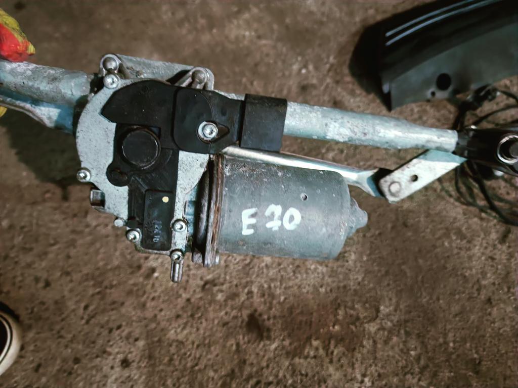 Трапеция стеклоочистителя с мотором