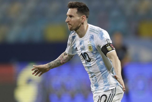 Argentina golea a Ecuador 3-0 Argentina golea a Ecuador 3-0