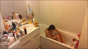[Image: Voyeur12635140915.jpg]
