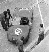 1961 International Championship for Makes - Page 3 61lm05-A-Martin-DB1-R-300-J-Clark-R-Flockhart-2