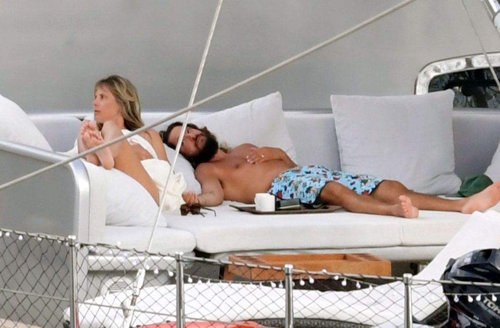 Upskirt-Stars-Com-20