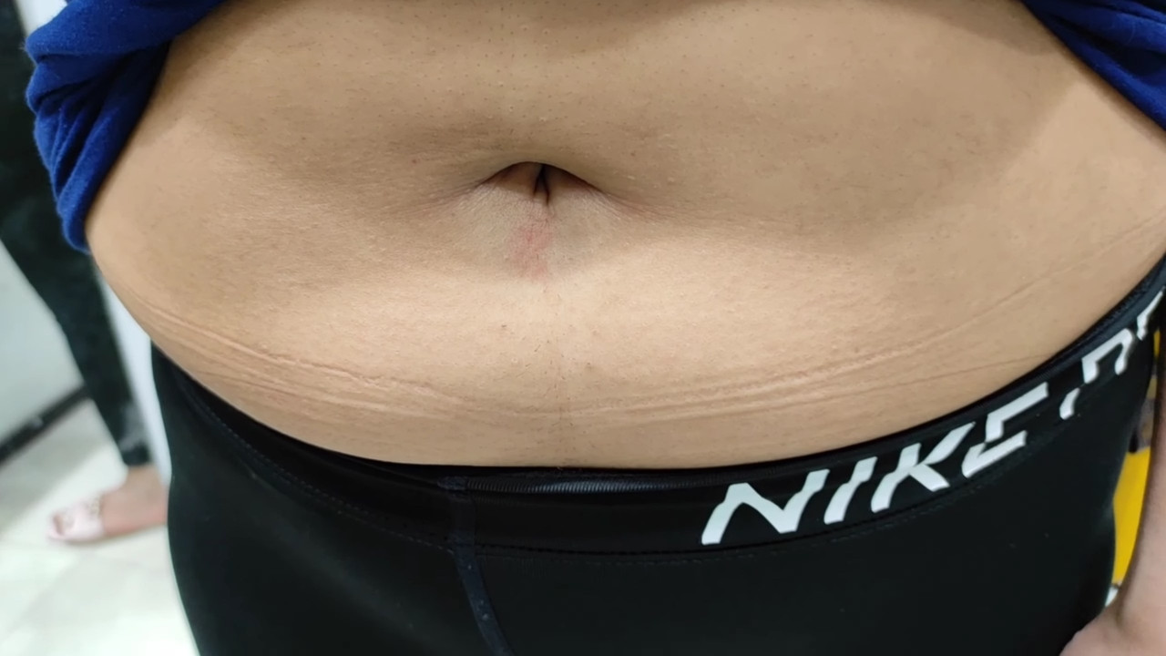 Busty desi girl deep navel piercing.mkv_snapshot_00.00.594