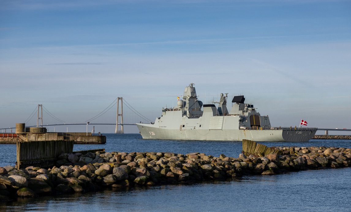 Danish-frigate-Iver-Huitfeldt.jpg