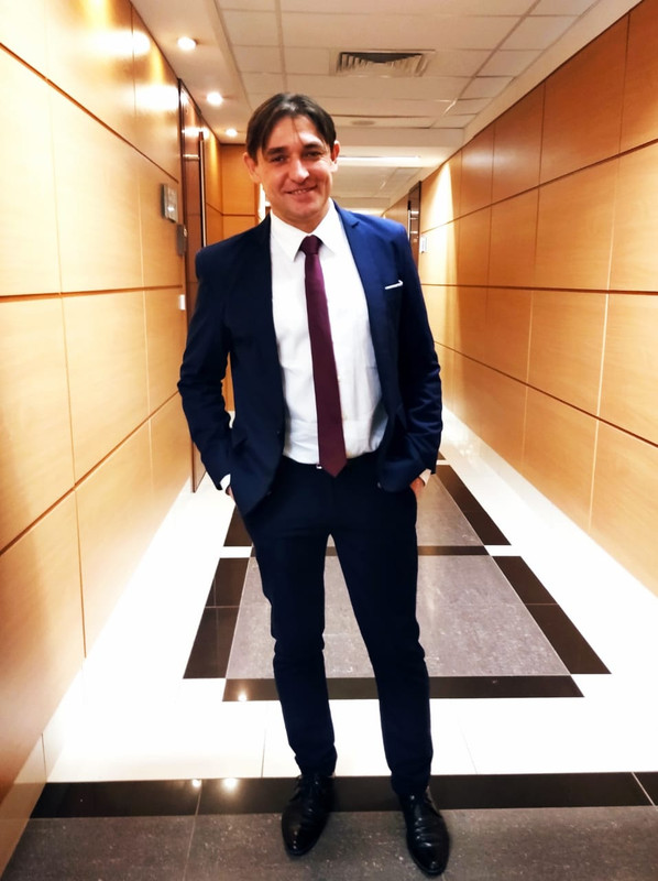 EBF200C5-7E91-494B-80AF-04622CE11F62