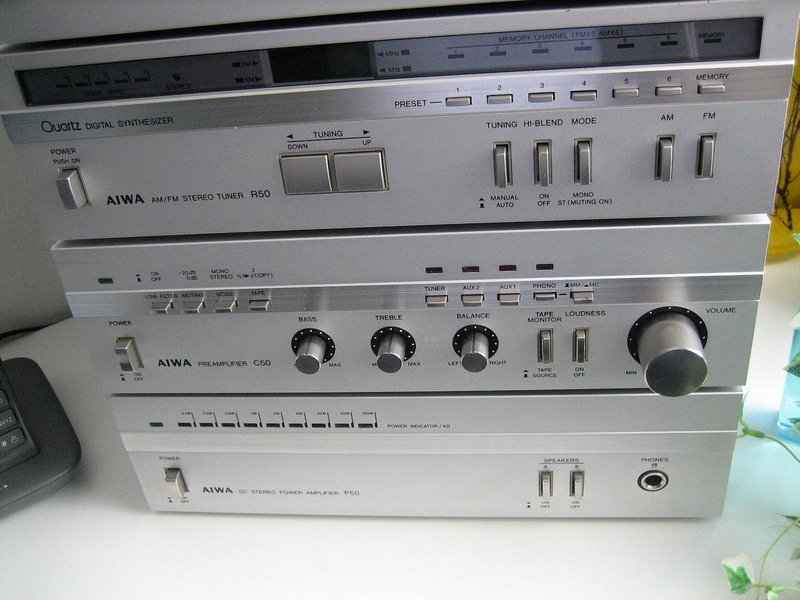 [Bild: Aiwa-Midi-Anlage-Serie-50-004.jpg]