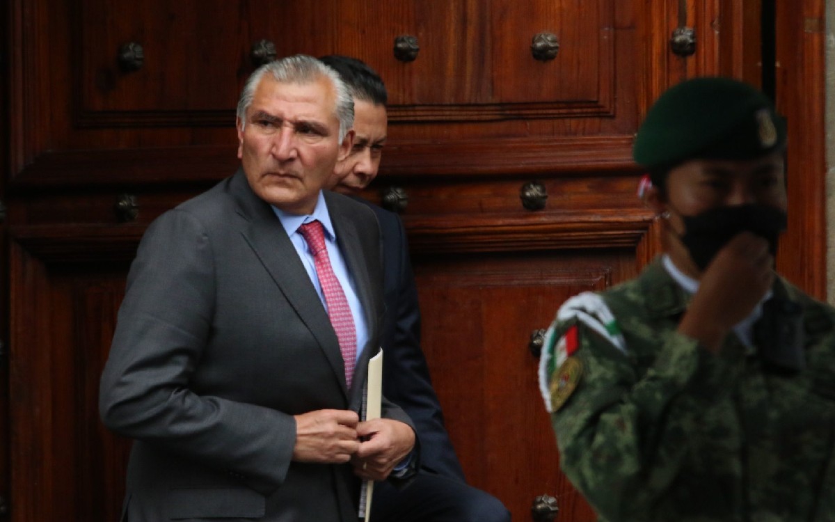 Adán Augusto López minimiza hackeo contra Sedena 