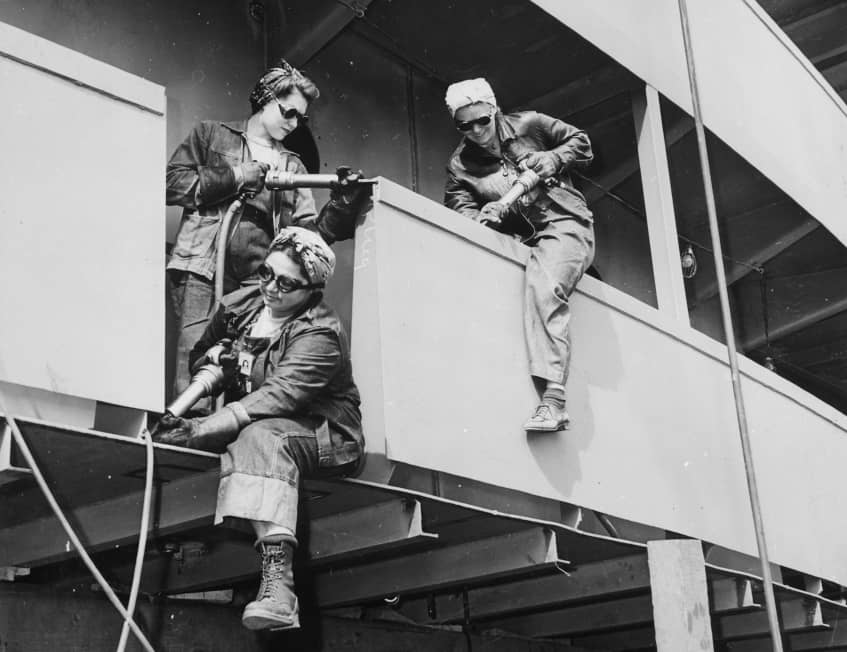 Mujeres trabajadoras durante la Segunda Guerra Mundial en Marinship Corp. Fuente. U.S. National Archives and Records Administration