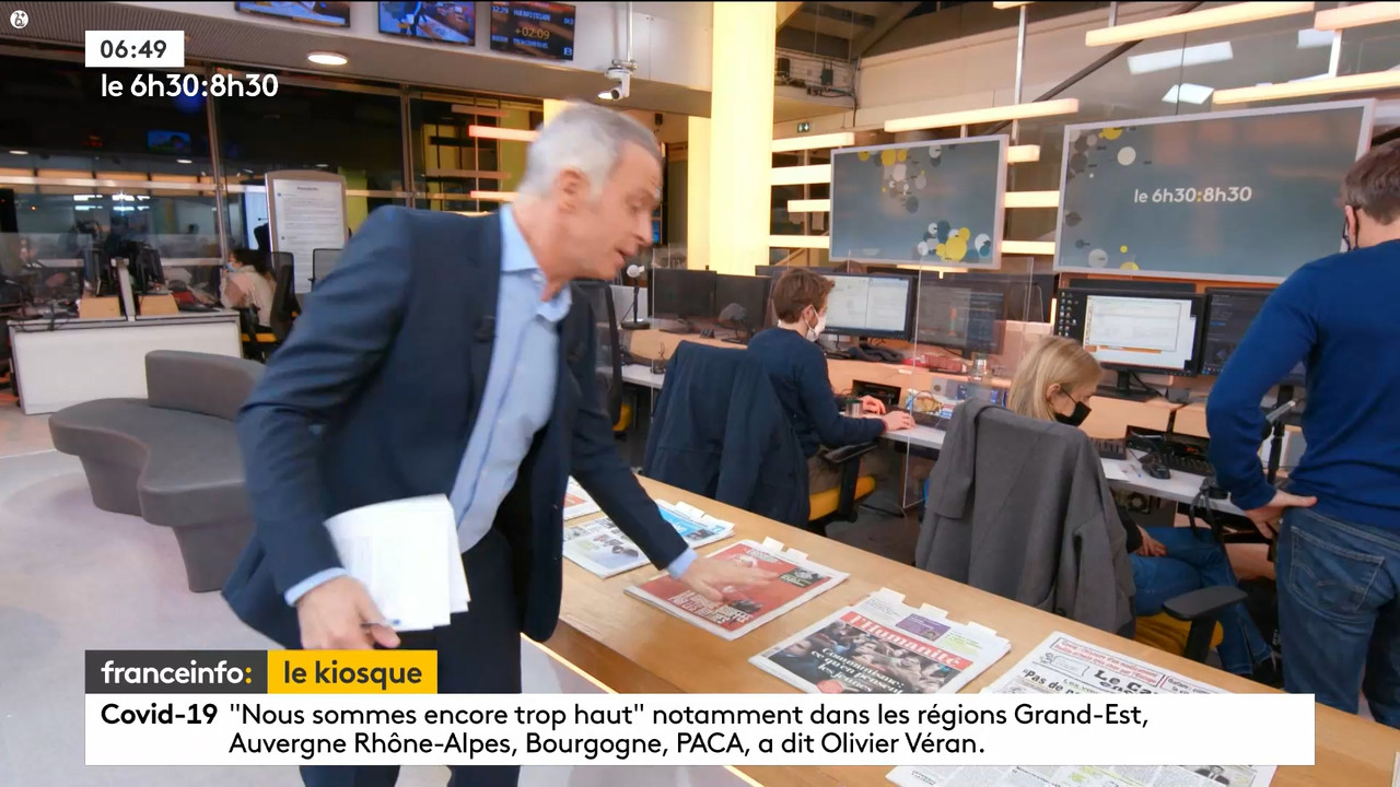 12.30 - 05.29.00 - Le 6h30 9h30. Entre JT, chroniques, invités et rev....ts_snapshot_00.26.43.659