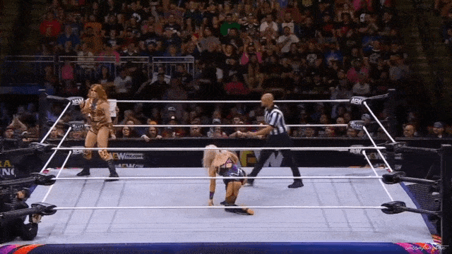 aew_20241106_ford_v_hayter1