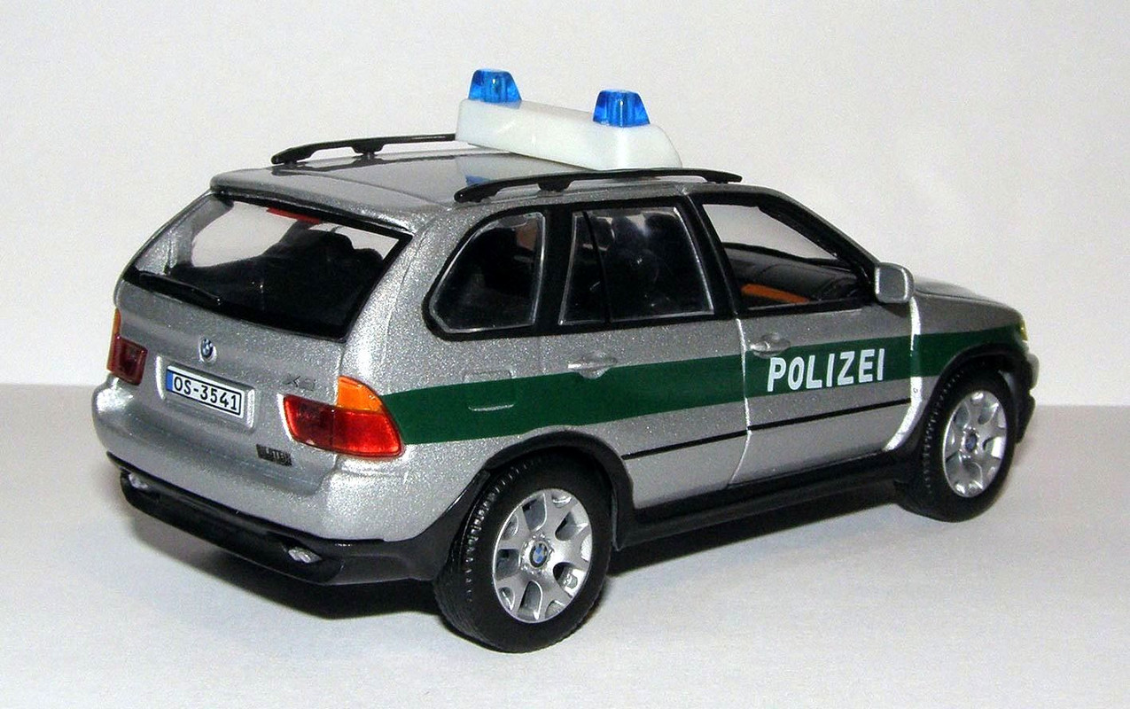 1999 BMW X5 (E53) Polizei (Cararama #130-039) 2