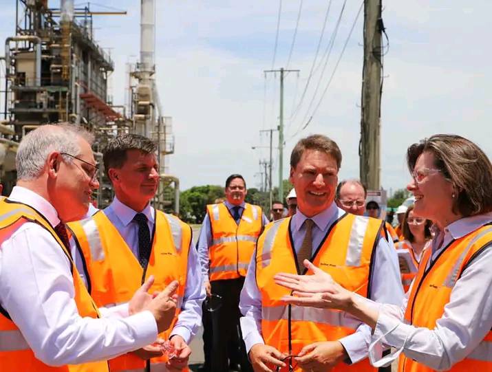 5FF632BA-6717-48DA-985A-C2BF914880D6