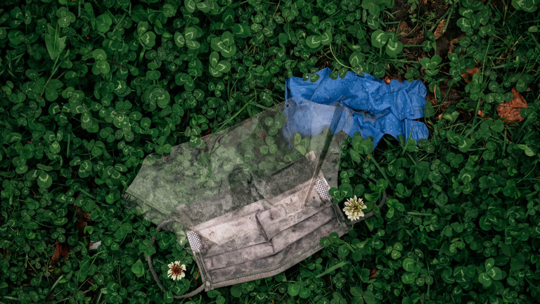 61b3985385f540462d701447