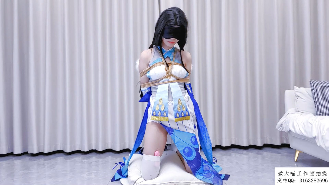 嗷大喵 二次元少女cos系列 九.mp4_20210926_090247.544