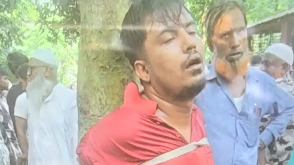 স্বর্ণের চেইন ছিনতাইয়ে বাধা, বৃদ্ধাকে গলা কেটে হত্যা