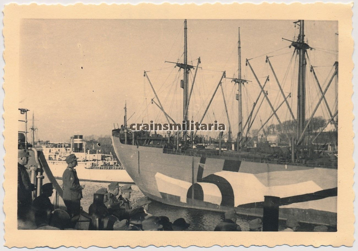 Orig. Foto Schiff m. Tarn Camo b. Überfahrt STET